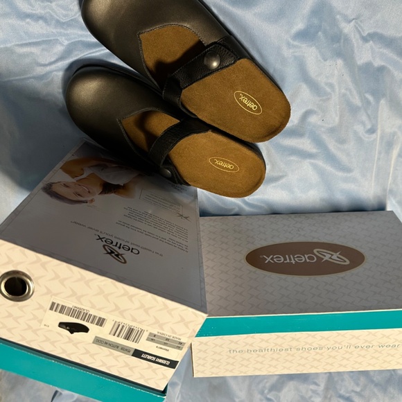 Aetrex Orthotic Button Clog - Picture 4 of 4